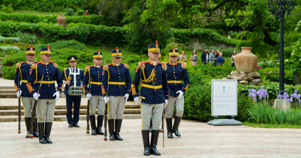 O zi libera in plus in luna mai? Parlamentarii vor sa declare 10 Mai sarbatoare legala in care nu se lucreaza